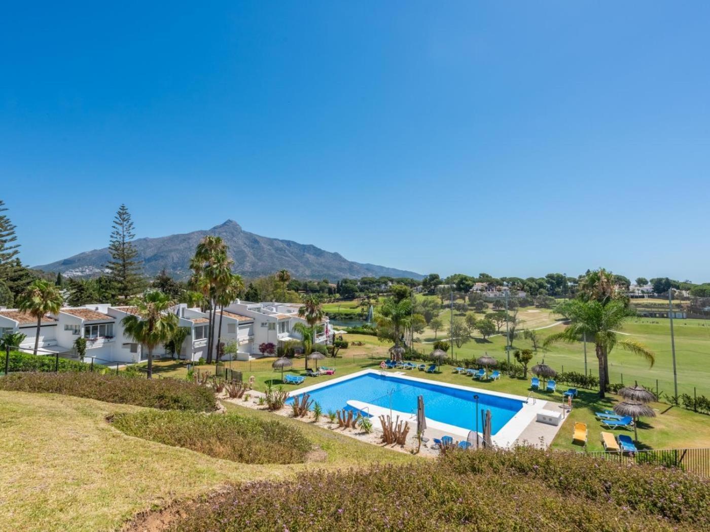 Azahara1, Panoramic Views And Frontline Golf