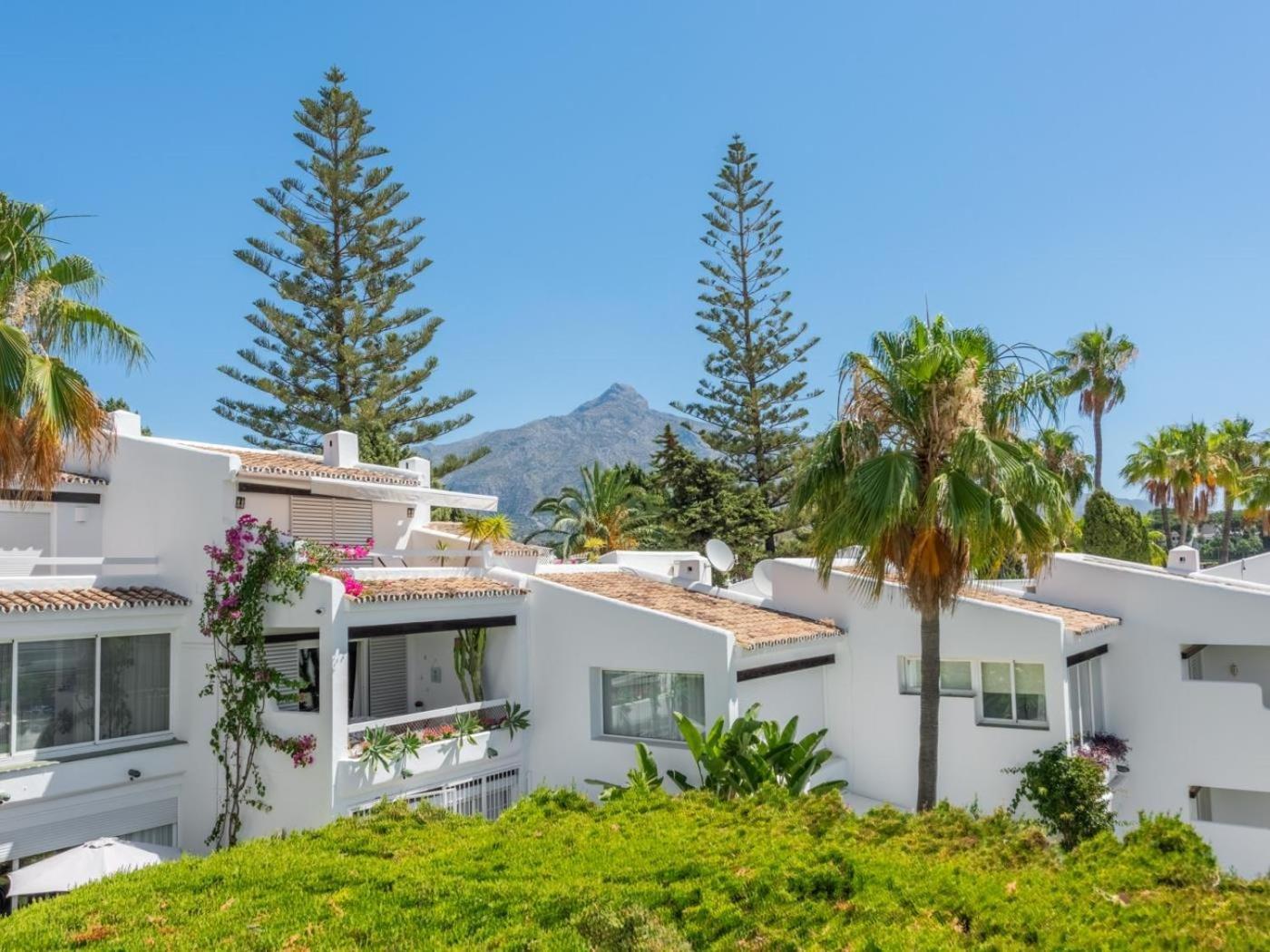 Azahara1, Panoramic Views And Frontline Golf Marbella