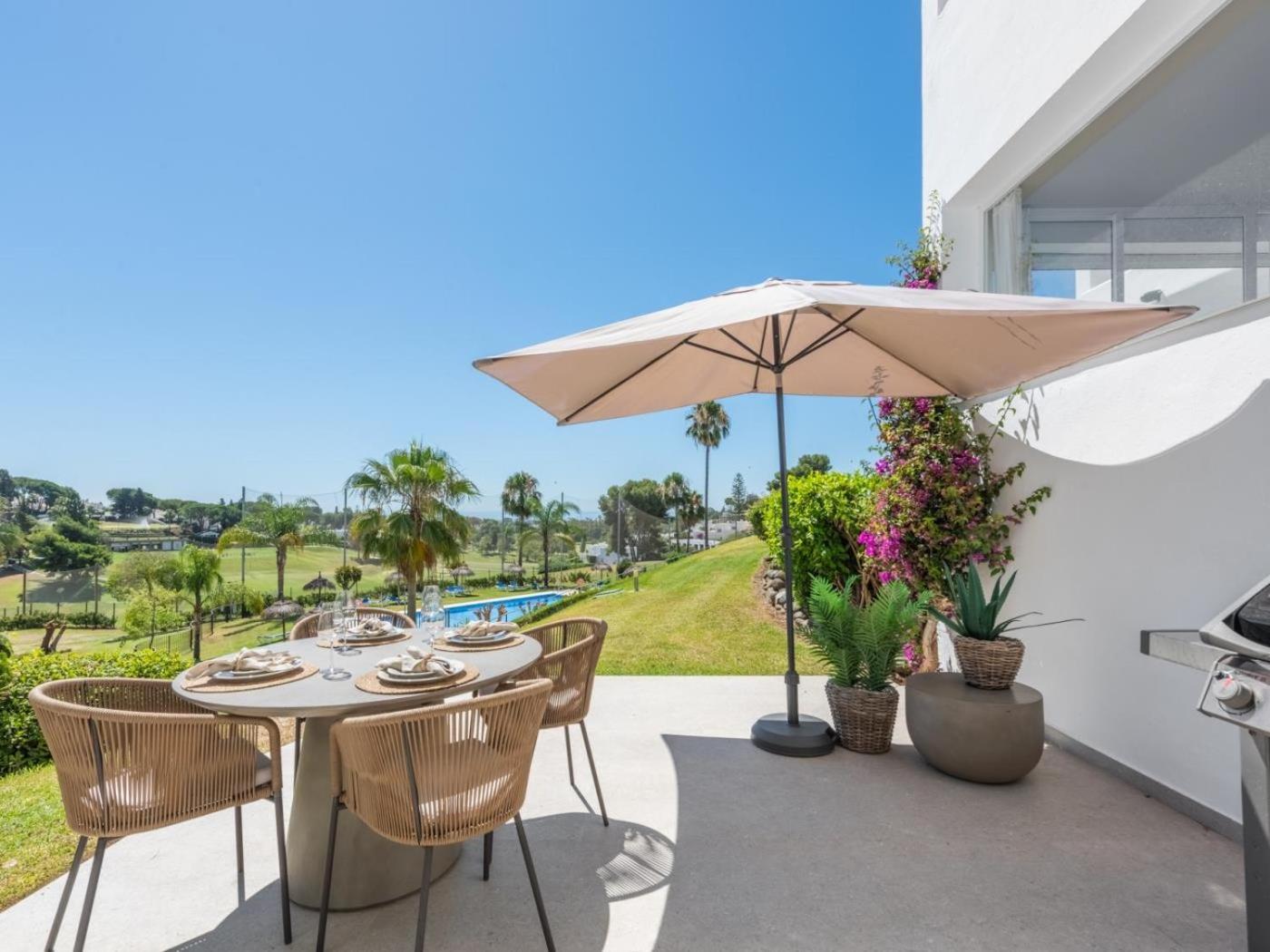 Azahara1, Panoramic Views And Frontline Golf * Marbella